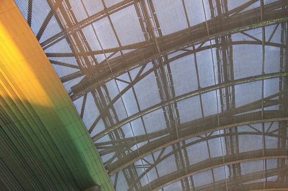 디지털 사인은 쇼핑 센터가 주도하는 패널 P25를 통하여 보는 투명한 스크린을 이끌었습니다